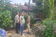 Bocah Tewas dalam Lubang...