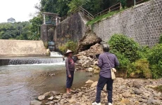 Tanggul Bendungan Cisurog...