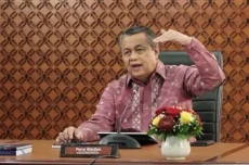 Bos BI Soal Rupiah yang...