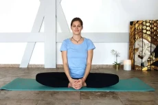 8 Gerakan Yoga untuk...