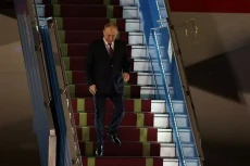 Vladimir Putin Disambut...