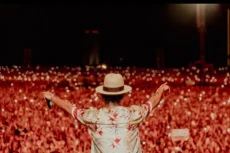 Konser Bruno Mars di...
