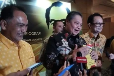 Golkar Tunggu Hasil...