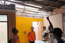 Puting Beliung Sapu...