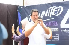 Pengalaman dan Dedikasi,...