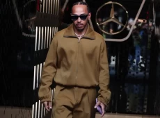 Lewis Hamilton Dikabarkan...