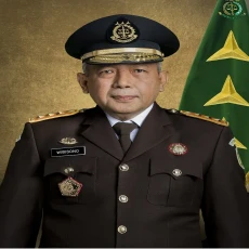 Profil Feri Wibisono,...