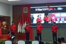 Megawati Angkat 4 Tokoh...