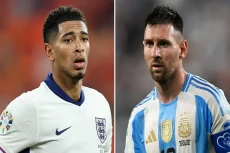 Inggris vs Argentina...