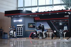 Barisan Motor Besar...