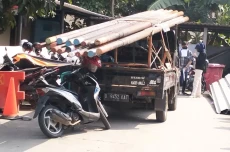 5 Pencuri Tiang Kabel...