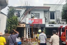 Dapur Kafe di Poltangan...