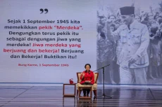 Soal Demurrage Rp294,5...