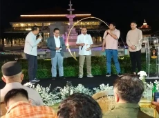 Hadiah Juara Piala Presiden...