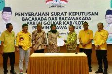 Terima Rekomendasi Golkar,...
