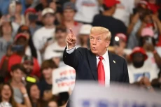 Donald Trump: Iran Serang...