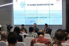 Resmi IPO, Global Sukses...