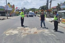 Pengendara Mobil Positif...