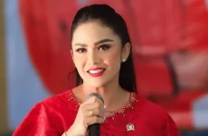 Krisdayanti Mundur dari...