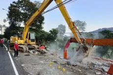 Penertiban Tahap 2 di...