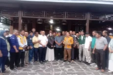 Eman-Dena Didukung Belasan...