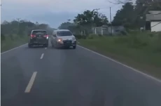 Viral Xenia Terbalik...
