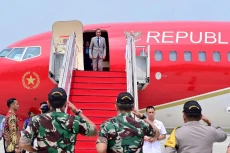 Bertolak ke Bali, Presiden...