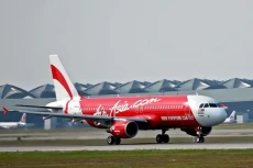 AirAsia Terbang Perdana...