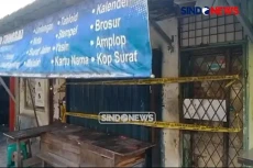 Polri Gerebek Kios Percetakan...
