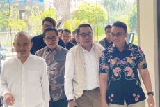 Ridwan Kamil Disambut...