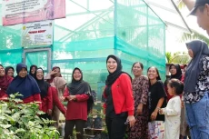 Riezky Apriliana Mau...