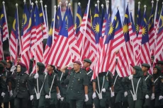 4 Negara Mayoritas Muslim...