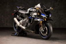 Yamaha YZF-R1 dan YZF-R1M...