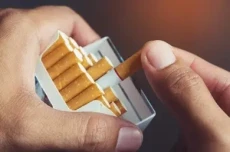 Kebijakan Kemasan Rokok...