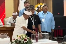 Koster-Giri Dapat Nomor...