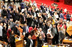 Anggota DPR, MPR, dan...
