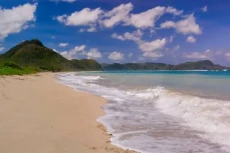 5 Pantai Terindah di...