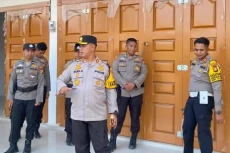Puluhan Ribu Logistik...