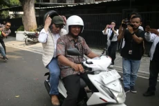 Momen Ridwan Kamil Panas-panasan...