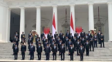 17 Menteri Jokowi Masuk...
