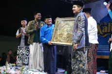 Hadiri Majelis Sholawat...