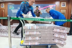Kejagung Dinilai Memperlihatkan...