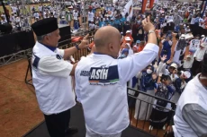 Dukung Pemerintahan...