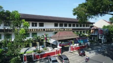 10 Universitas Muhammadiyah...