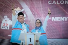 Unggul di Quick Count,...