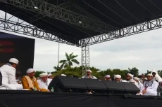 Habib Rizieq Serukan...