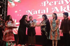 Semarak Perayaan Natal...