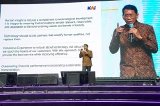 Dirut KAI Sabet 2 Penghargaan...