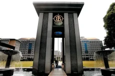 KPK Geledah Kantor Bank...