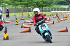 Ekonomi Lesu, Honda...